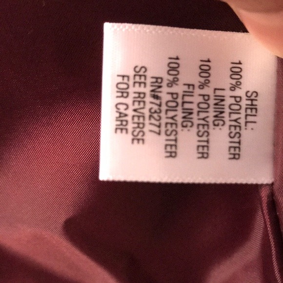 Croft Barrow Quilted Puffer Vest Size XL Burgundy - Picture 4 of 5